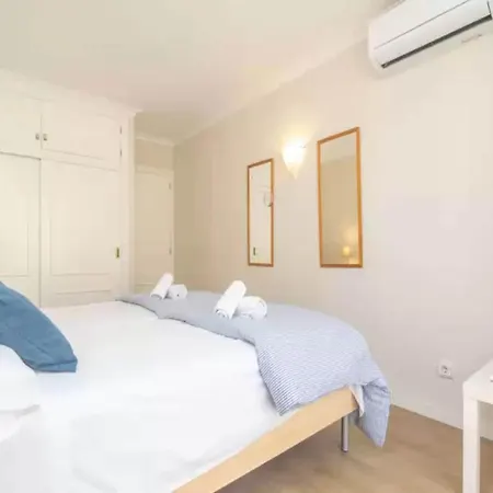 Holiday home Snug Near *
